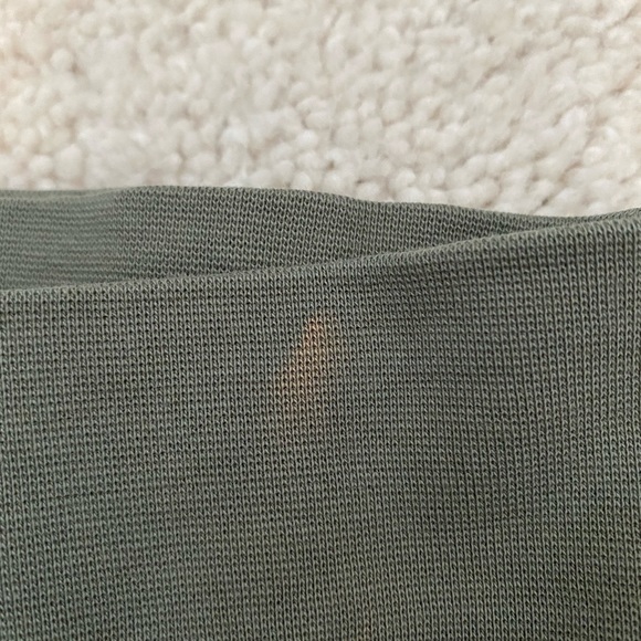 Athleta Cruise Top in Olive - Picture 3 of 4